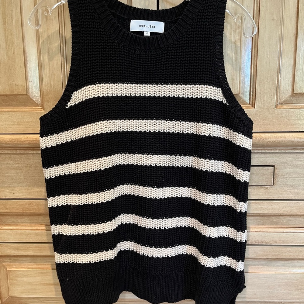 John + Jenn Ada Black & tan Stripe Sweater sizeS